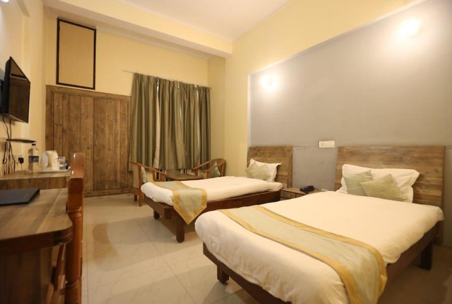 Hotel Krishna Palace Ayodhya Eksteriør bilde