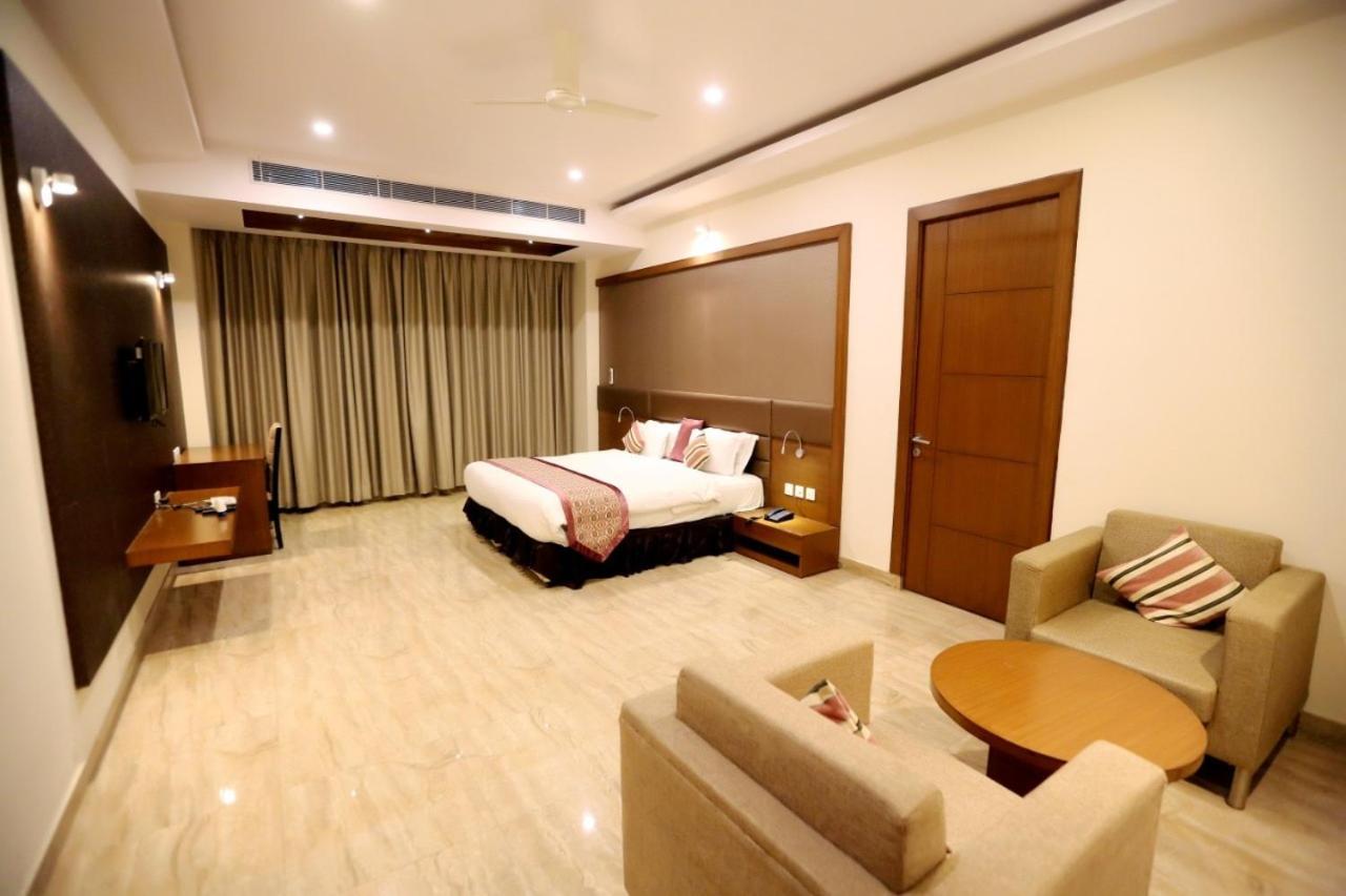 Hotel Krishna Palace Ayodhya Eksteriør bilde