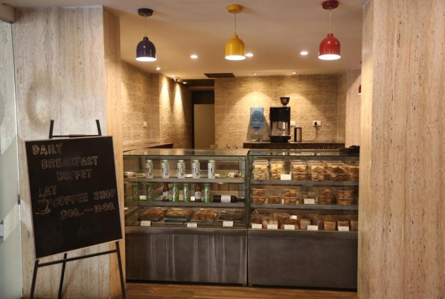 Hotel Krishna Palace Ayodhya Eksteriør bilde