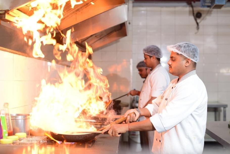 Hotel Krishna Palace Ayodhya Eksteriør bilde