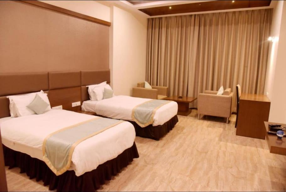 Hotel Krishna Palace Ayodhya Eksteriør bilde