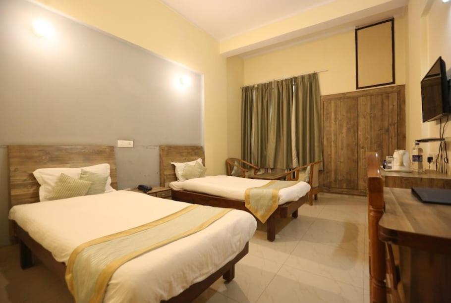 Hotel Krishna Palace Ayodhya Eksteriør bilde