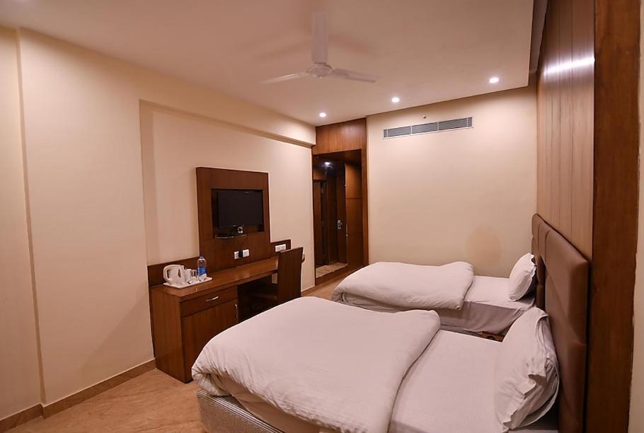 Hotel Krishna Palace Ayodhya Eksteriør bilde